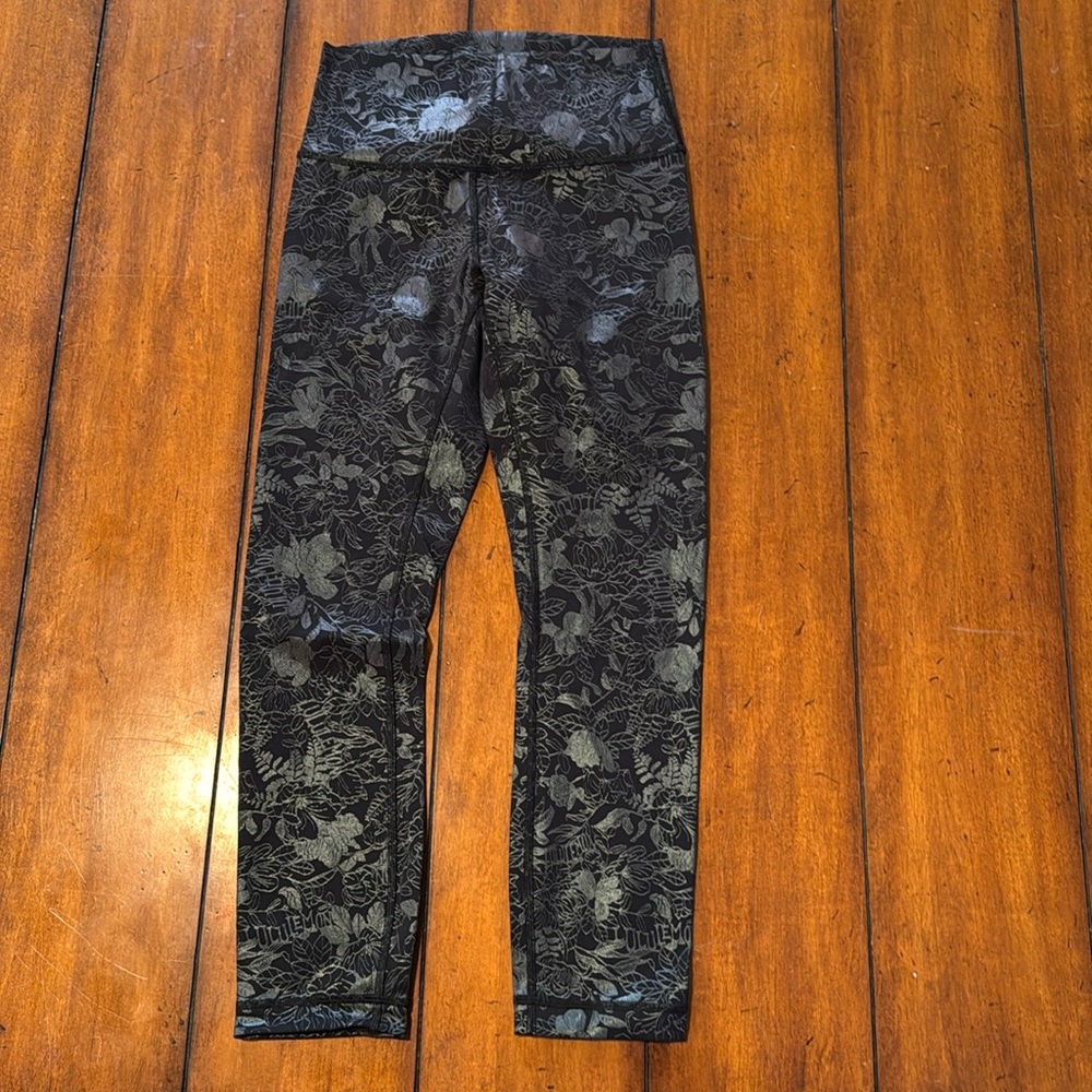 Lululemon Wunder Train - Size 4 - 23 Inseam